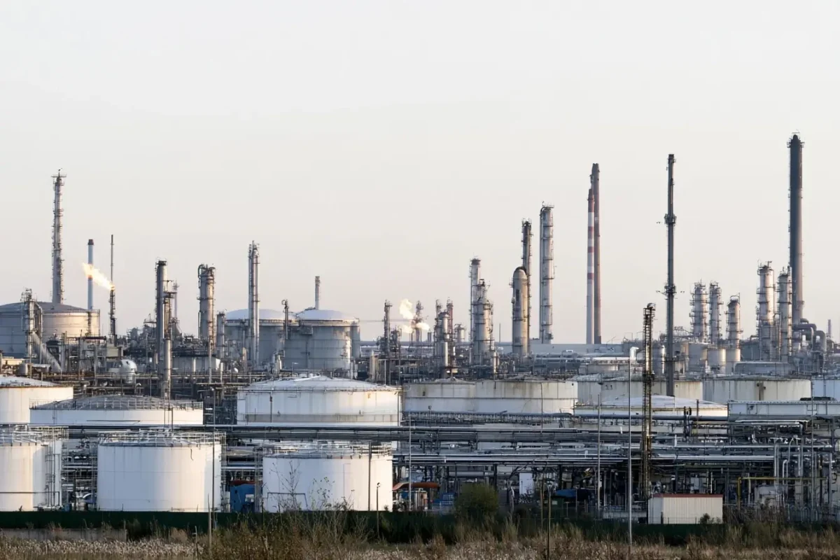 Aumento de impuestos a superbeneficios petroleros en Europa